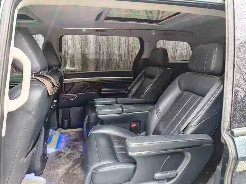 传祺M8 后面外观一