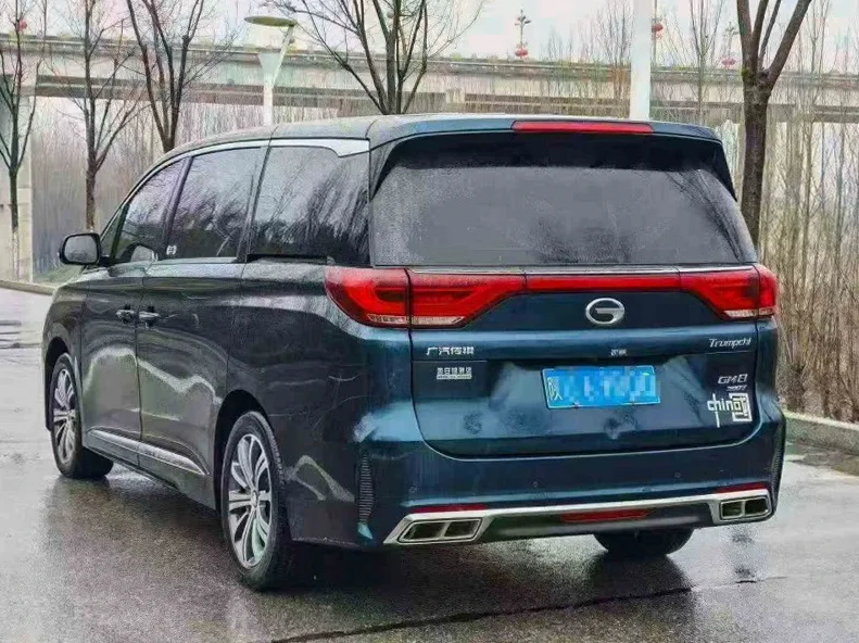 传祺M8 内饰前排