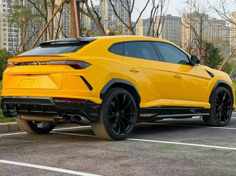 兰博基尼Urus 后面外观三