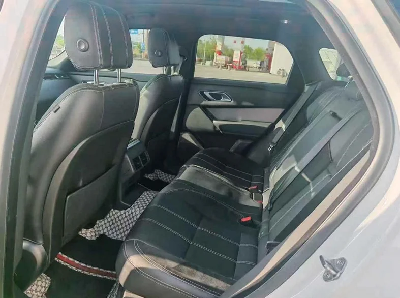 路虎揽胜星脉 后面外观一