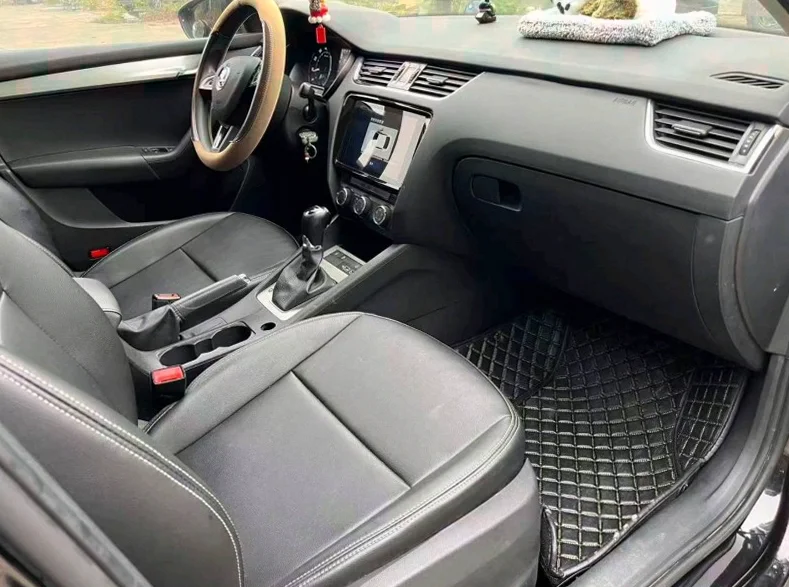 斯柯达明锐 内饰前排