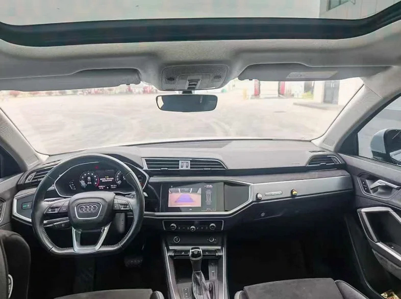 奥迪Q3 后面外观一