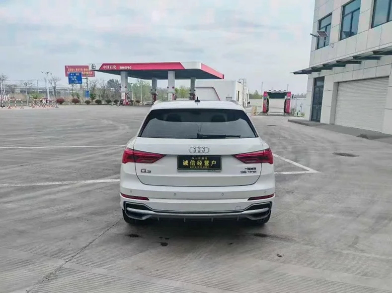 奥迪Q3 内饰后排