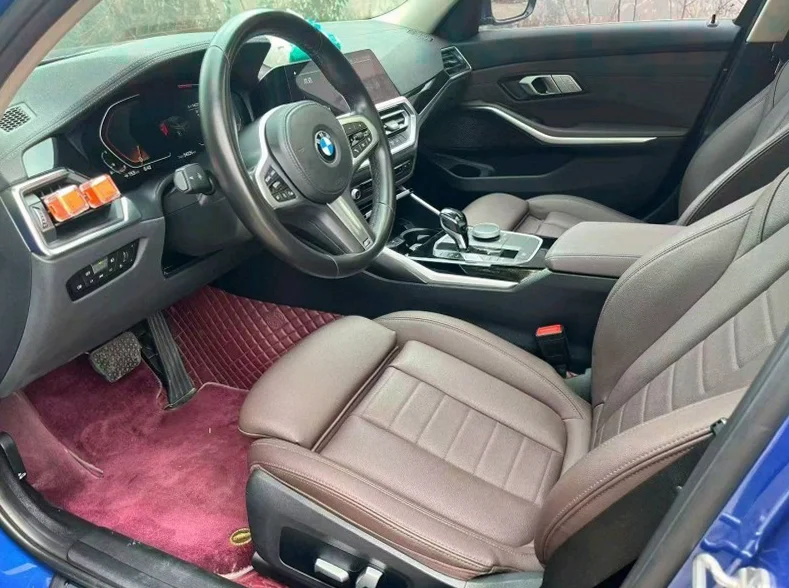 宝马3系 后面外观一