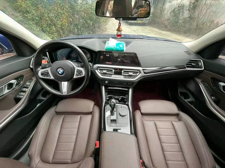 宝马3系 内饰后排