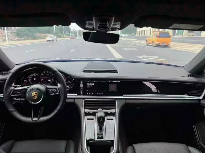 保时捷帕拉梅拉 后面外观二