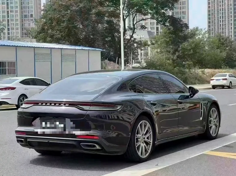 保时捷帕拉梅拉 内饰后排