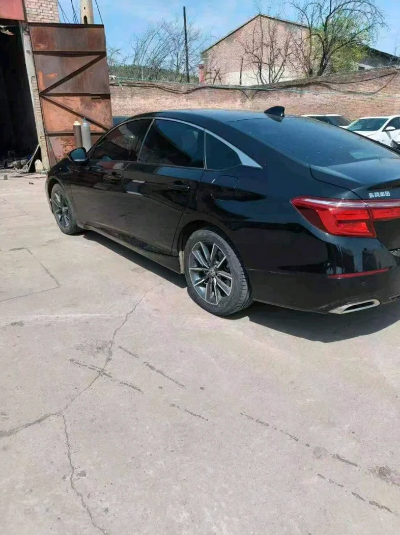 本田英诗派 后面外观一