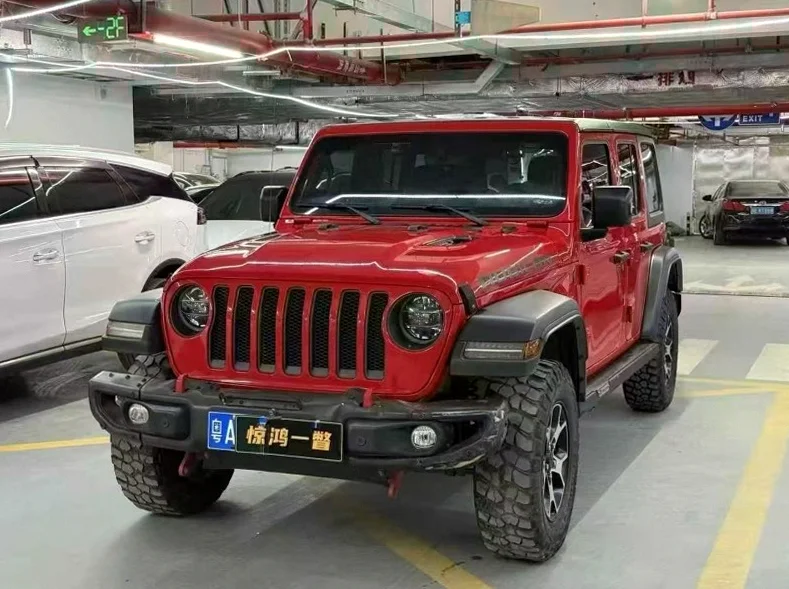 Jeep牧马人 正面外观三