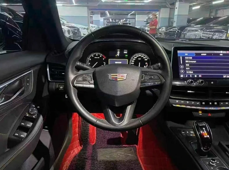 凯迪拉克CT5 后面外观一