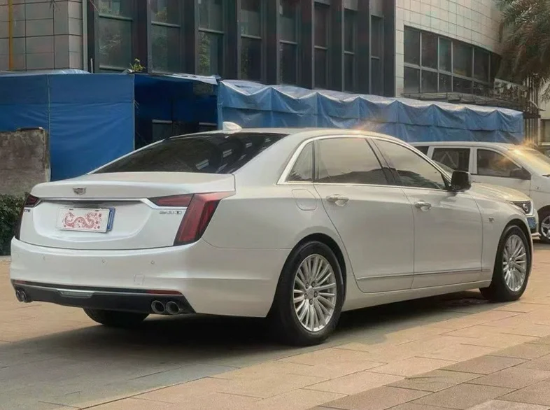 凯迪拉克CT6 内饰前排