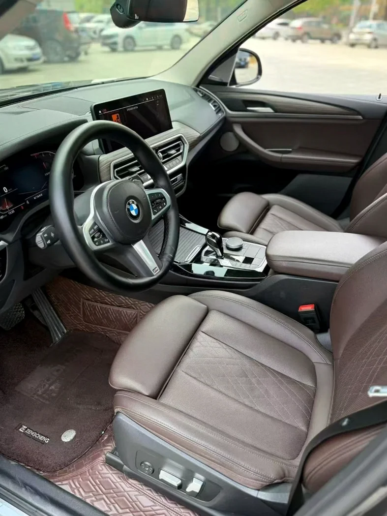 宝马X3 后面外观一