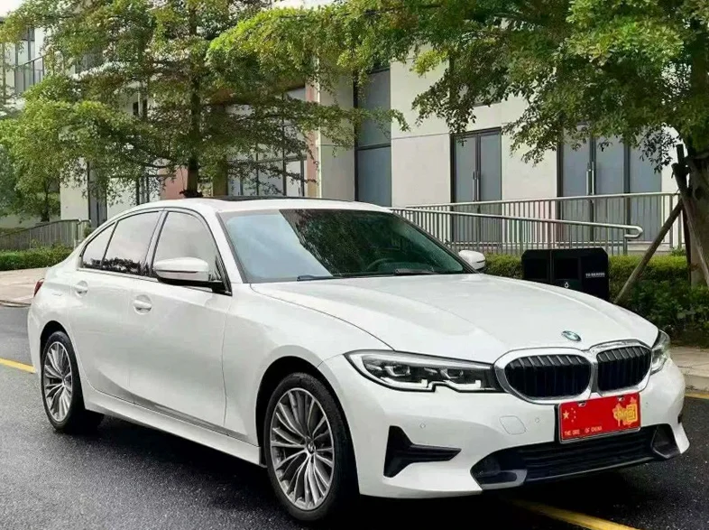 宝马3系 正面外观二