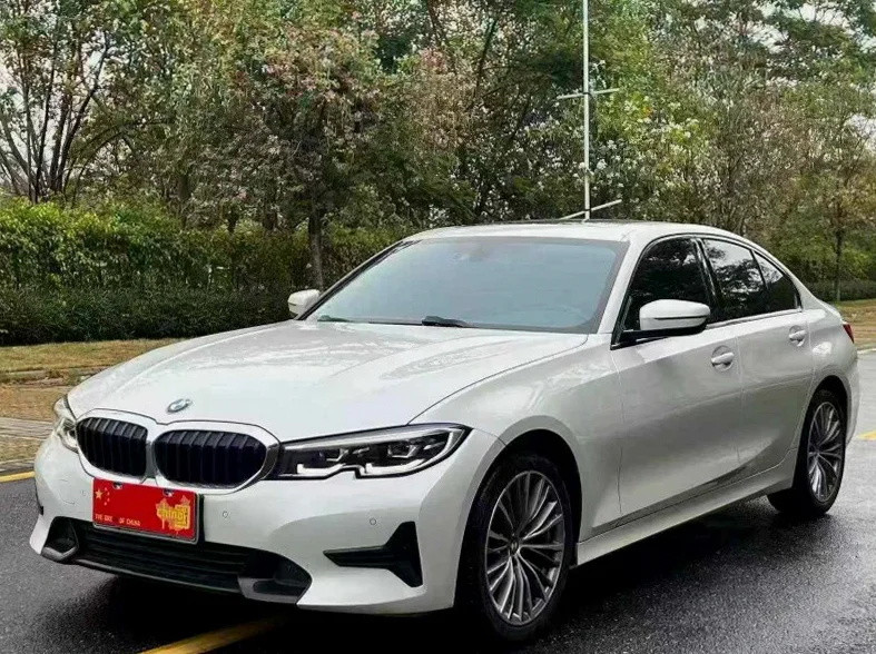 宝马3系 正面外观三