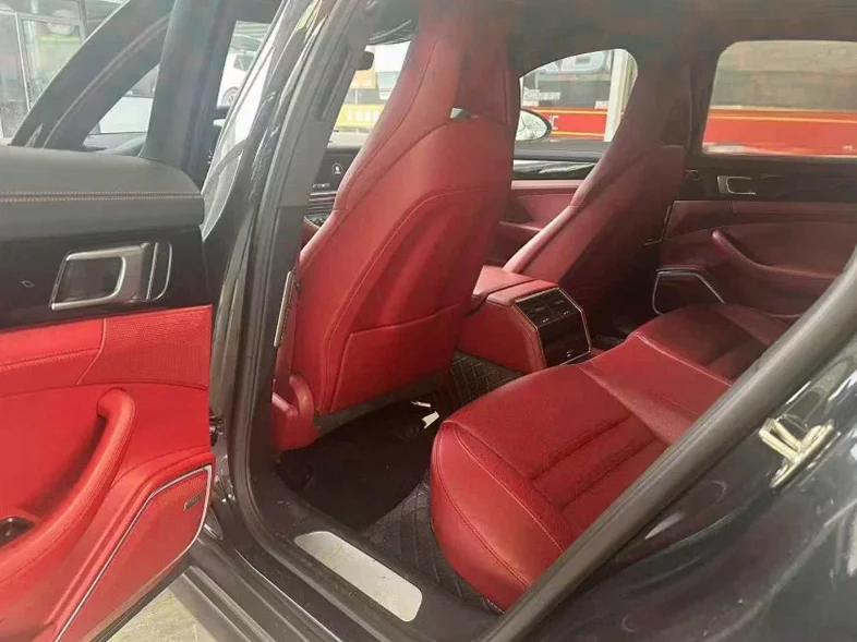 保时捷帕拉梅拉 后面外观二