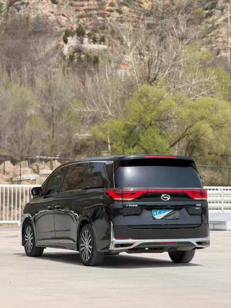 传祺M8 内饰后排