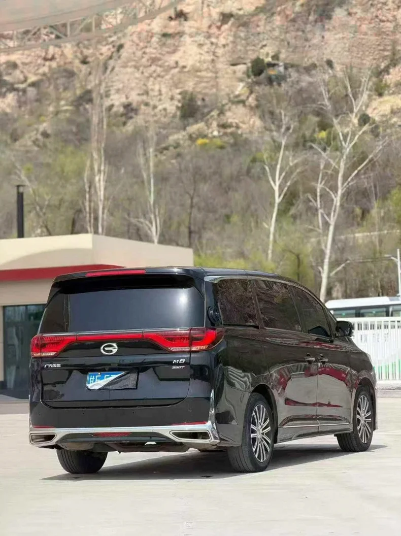 传祺M8 内饰前排