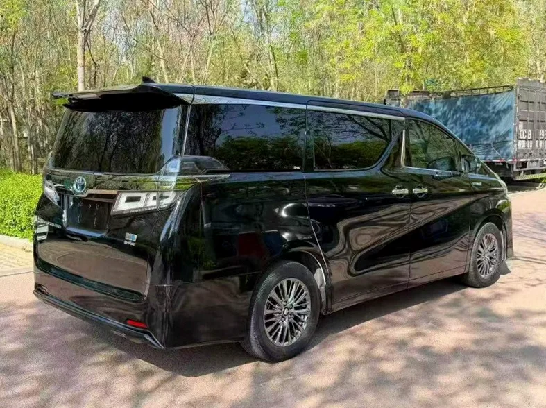 丰田威尔法 内饰前排