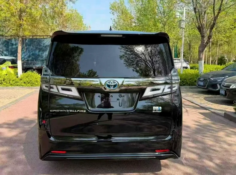 丰田威尔法 内饰后排