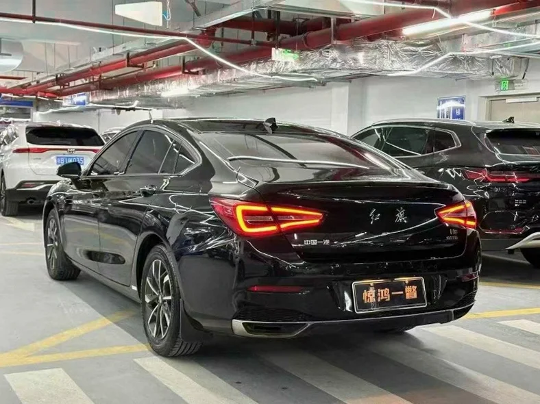 红旗H5 内饰前排