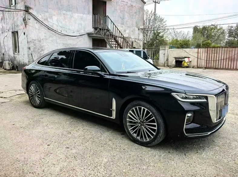 红旗H9 正面外观二