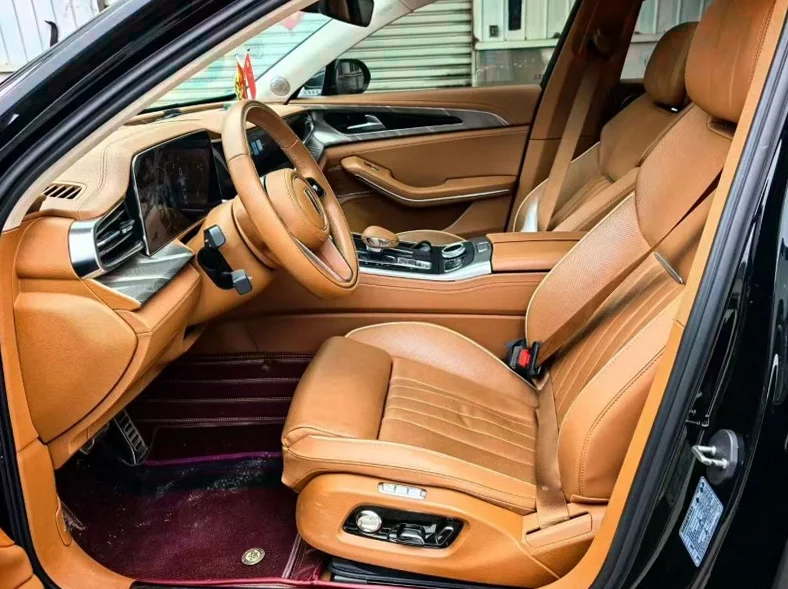 红旗H9 后面外观二