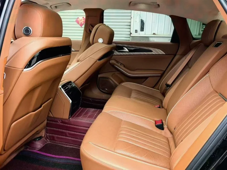 红旗H9 后面外观三