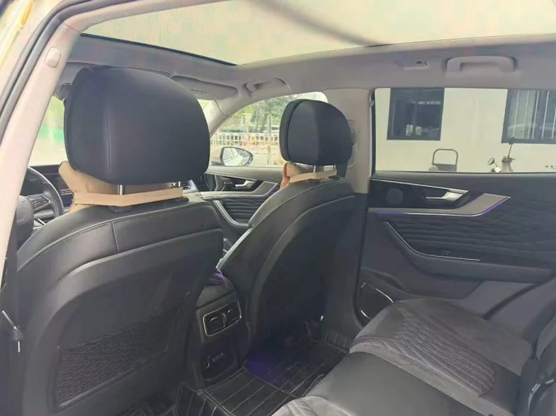 红旗HS5 后面外观三