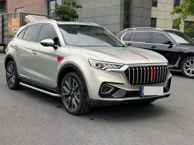 红旗HS5 正面外观二