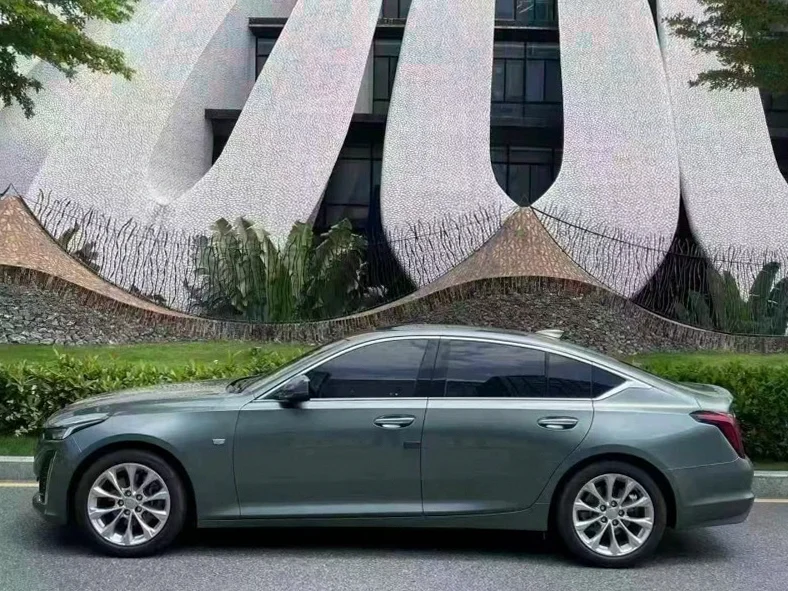 凯迪拉克CT5 内饰后排