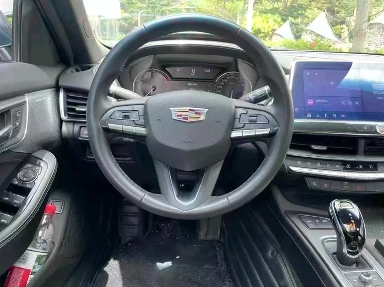 凯迪拉克CT5 内饰前排