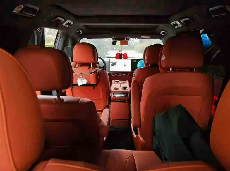 理想L8 后面外观三