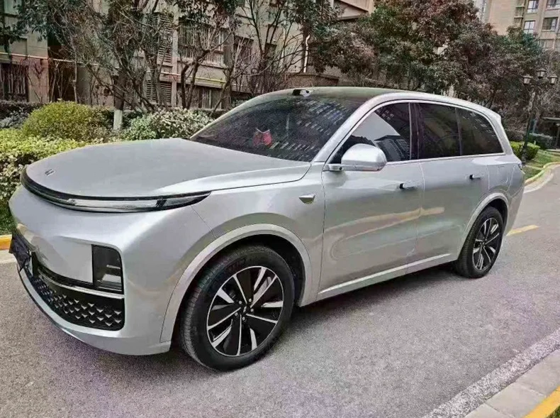 理想L8 正面外观二