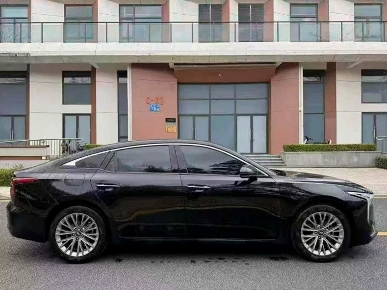 奔腾B70 内饰后排