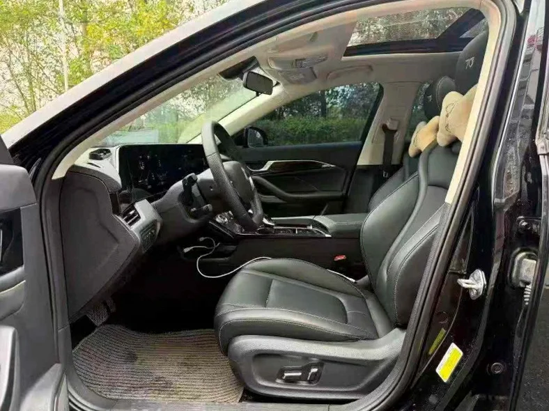 奔腾B70 后面外观一