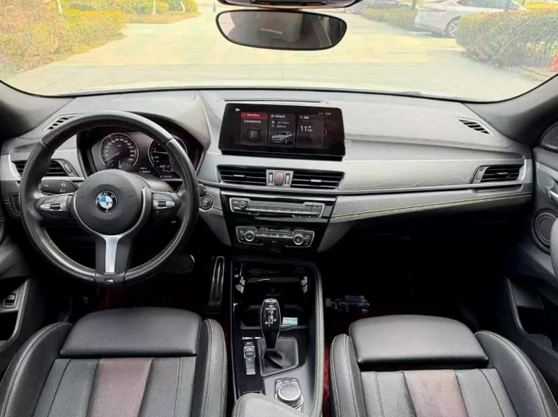 宝马X2 后面外观一