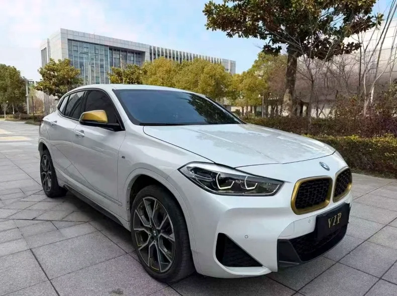 宝马X2 正面外观二