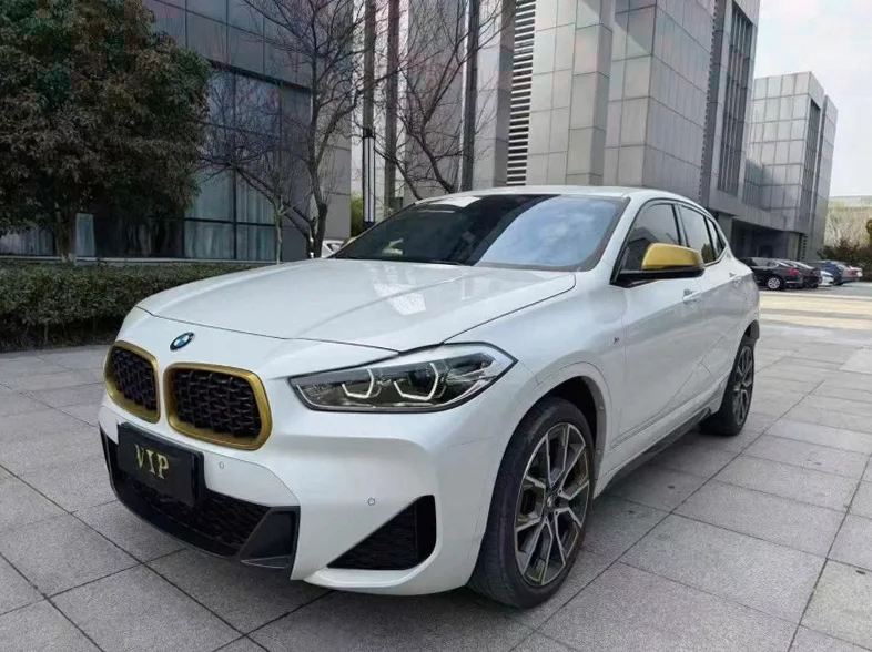 宝马X2 正面外观三