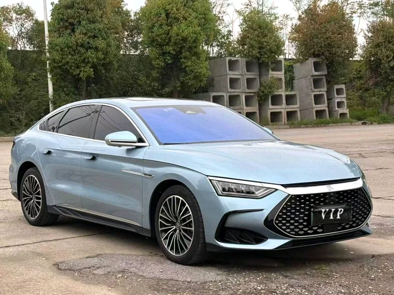 比亚迪汉 正面外观二