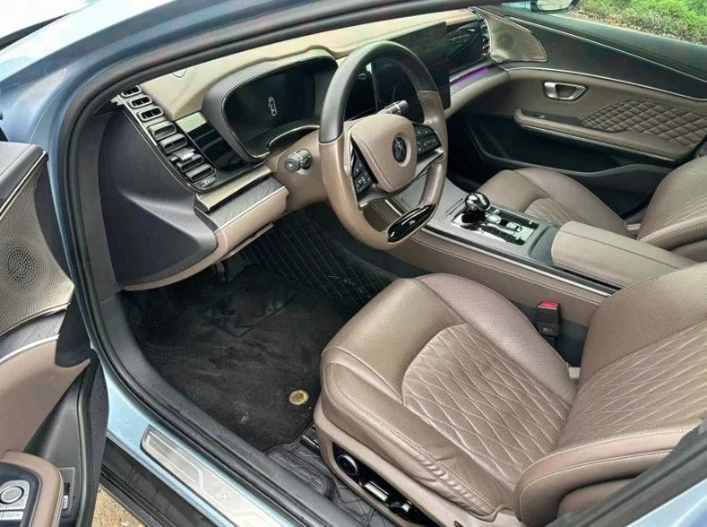 比亚迪汉 后面外观一