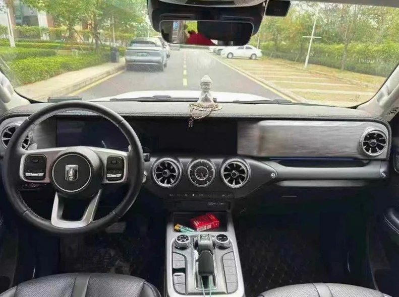 长城汽车坦克 后面外观一