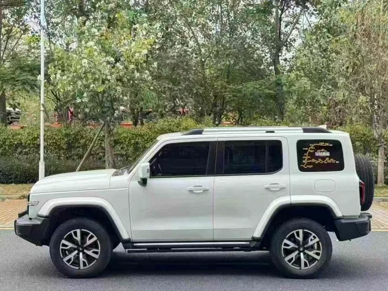 长城汽车坦克 内饰前排