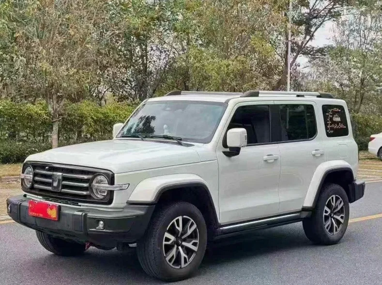 长城汽车坦克 正面外观二