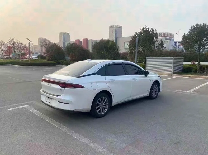 传祺埃安S 内饰后排