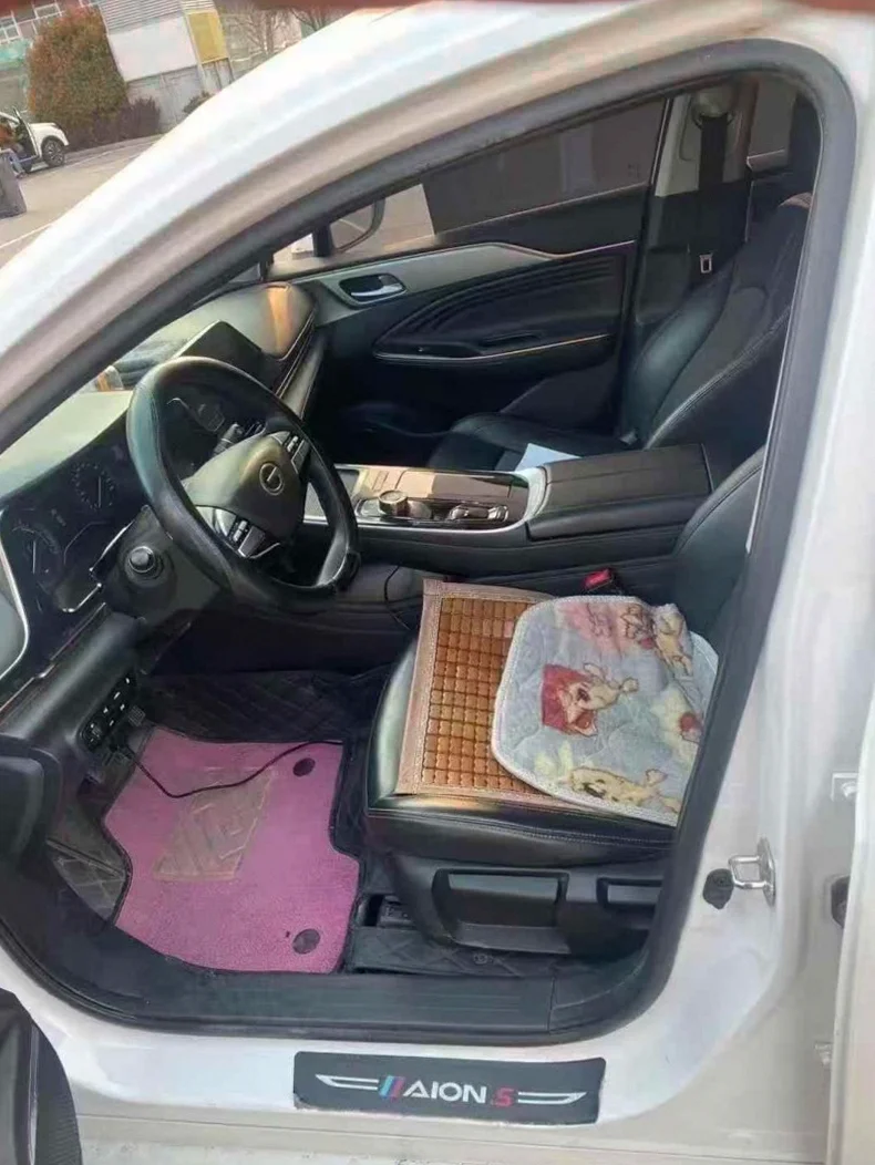 传祺埃安S 后面外观三