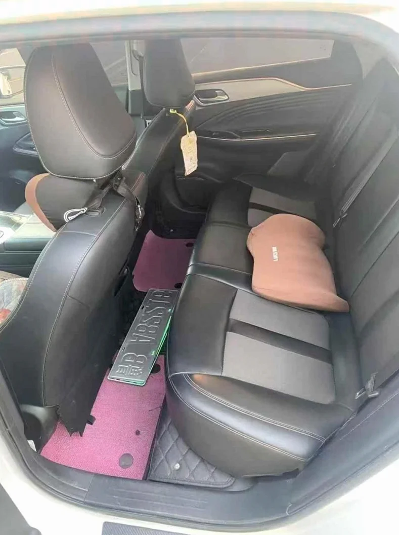 传祺埃安S 后面外观一