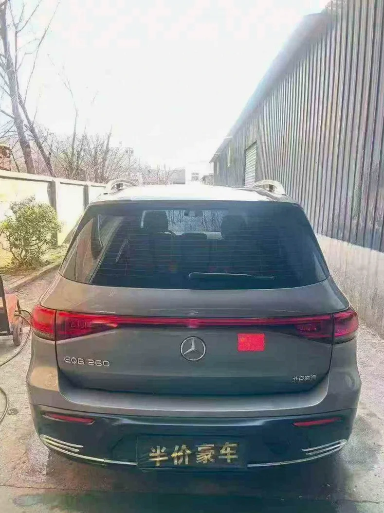 奔驰EQB 内饰前排