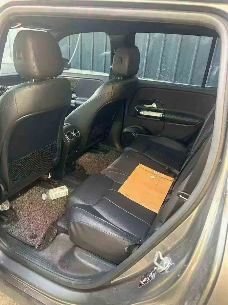 奔驰EQB 后面外观二