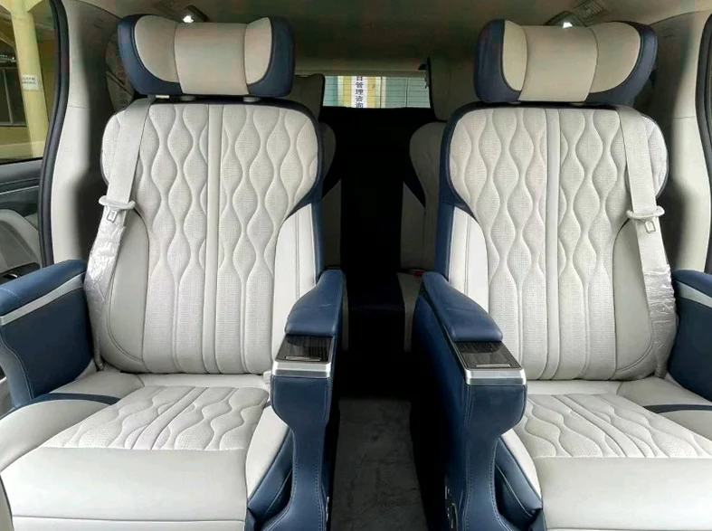 别克GL8 内饰后排