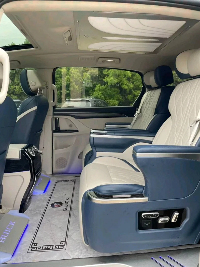 别克GL8 后面外观二